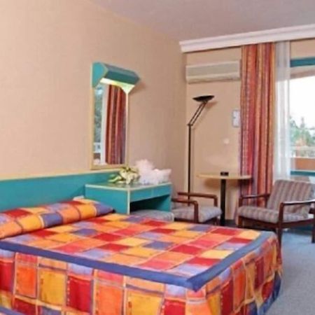 Tosmur Merlin Beach Park Hotel מראה חיצוני תמונה