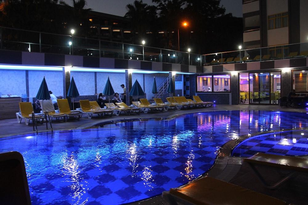 Tosmur Merlin Beach Park Hotel מראה חיצוני תמונה